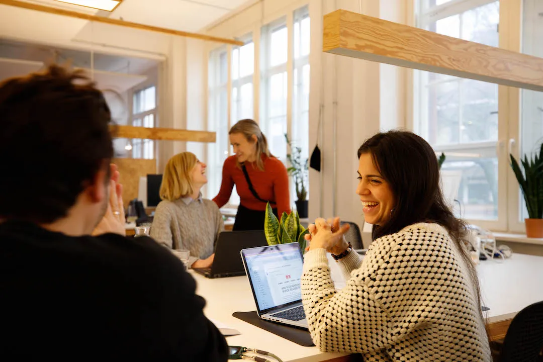 workish - Coworking in Berlin - People talking